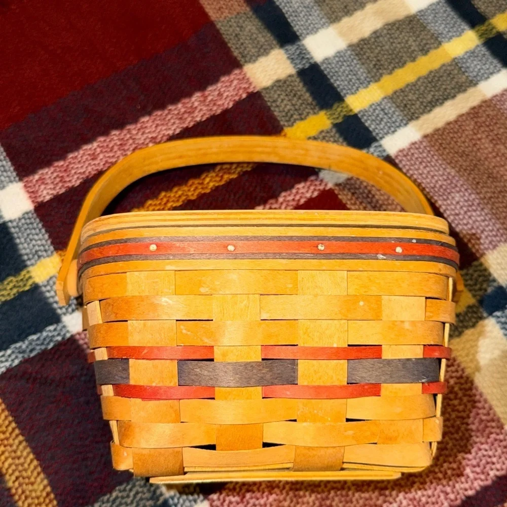 Longaberger basket Handcrafted maple Wood carnation memorial chapel USA 2001